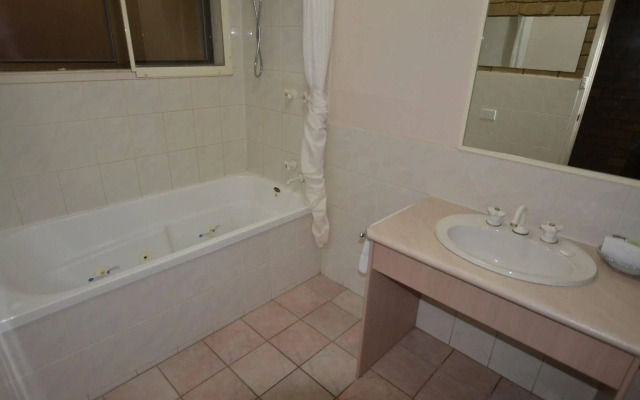 Tropicana Motor Inn