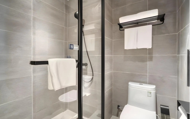 Hanting Hotel (Hangzhou Wulinmen Subway Station)