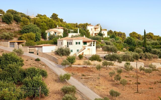 Villa With 4 Bedrooms in Porto Cheli, With Wonderful sea View, Private