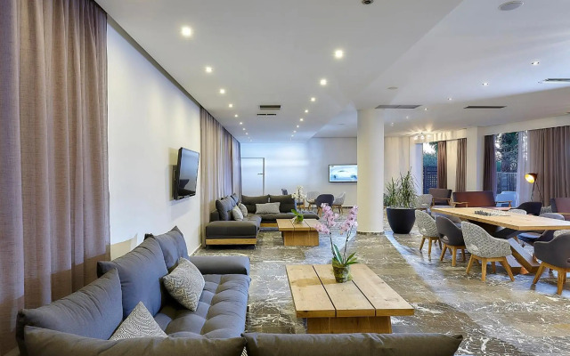 Vasia Royal Hotel