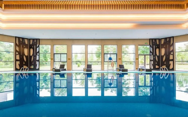 Luan Suntone Plaza Hotel