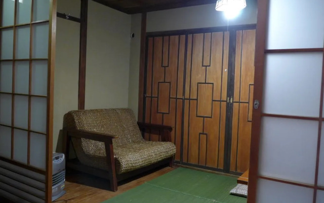 Small World Guest House - Hostel