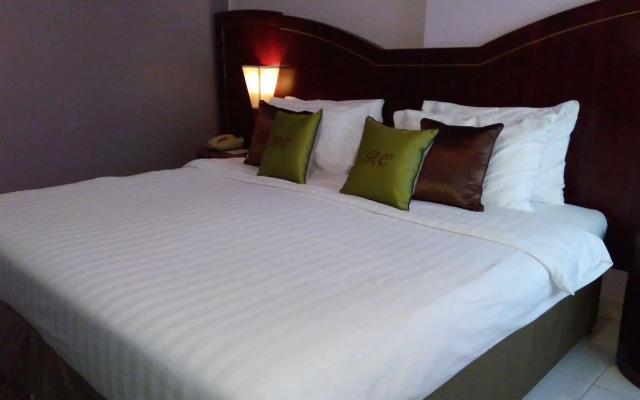Royal Crown Hotel & Suites