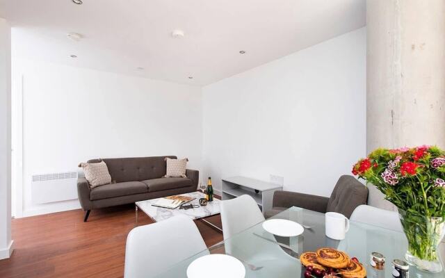 Luxurious and Bright 2BR City Centre Apartment