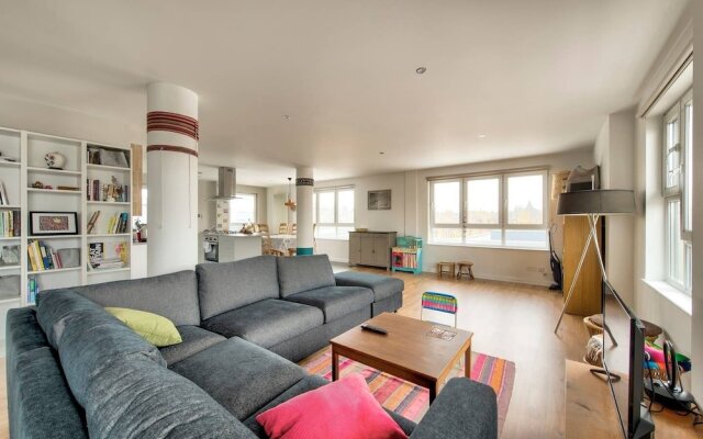 Beautiful 3Bdr Home With Private Roof Terrace