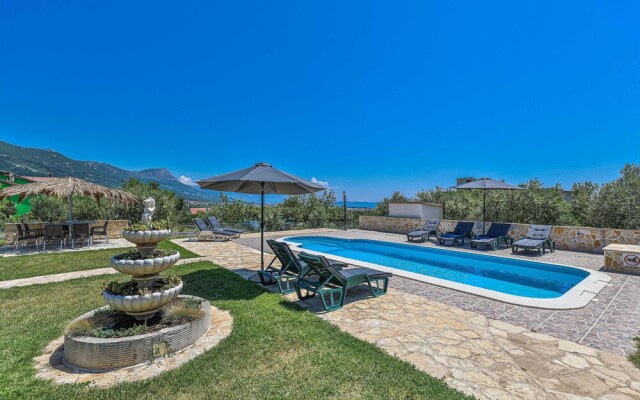 Beautiful Home in Kastel Novi With Wifi and 8 Bedrooms