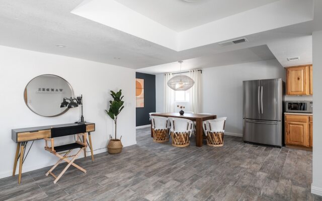 3BR Home in Mesa with Pool by WanderJaunt