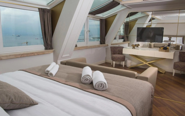 Hotel Mina – Special Class