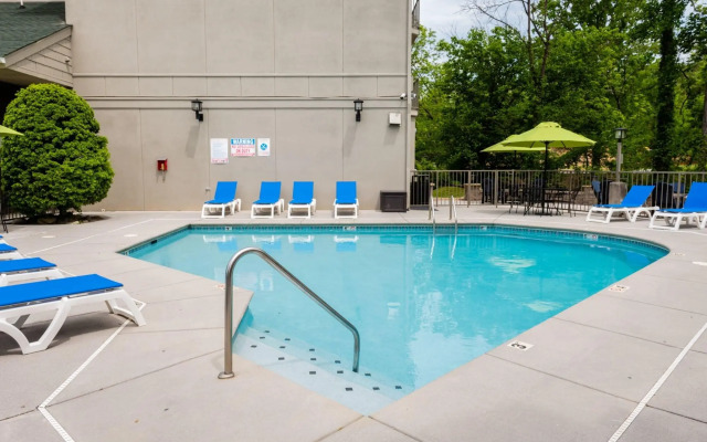 Twin Mountain Inn & Suites