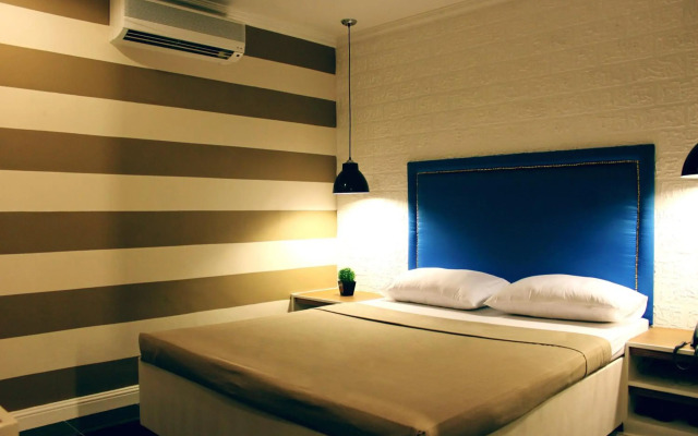 Urban Travellers Hotel