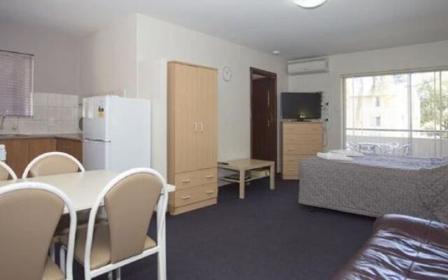 Burswood Lodge Motel Apartments