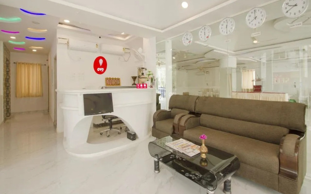 OYO 13062 Kamala Residency-Inn
