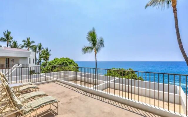Royal Sea Cliff Kona by OUTRIGGER