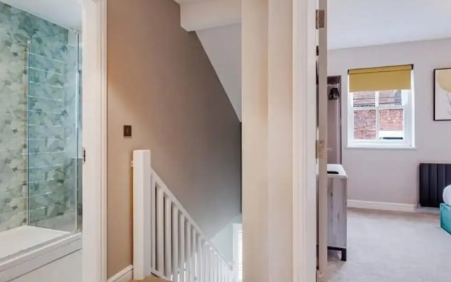 Host Apartments The Pilgrim Coach House II