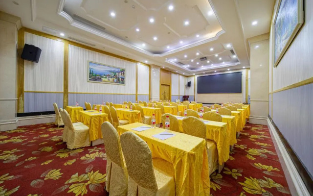 Vienna International Shanghai Pujiang Town