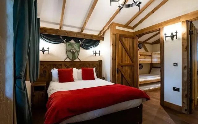 Warwick Castle Hotel and Knight's Village