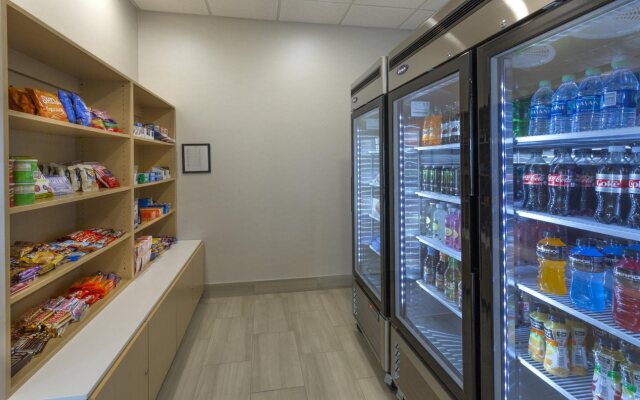 Holiday Inn Express & Suites Seattle South - Tukwila by IHG