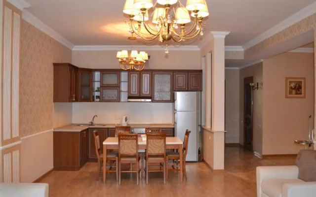 North ave.- La Piazza