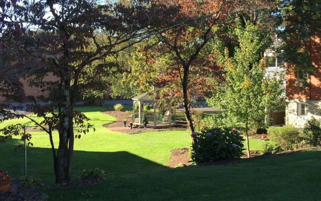 The Collins House Inn