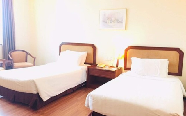 Crystal Crown Hotel