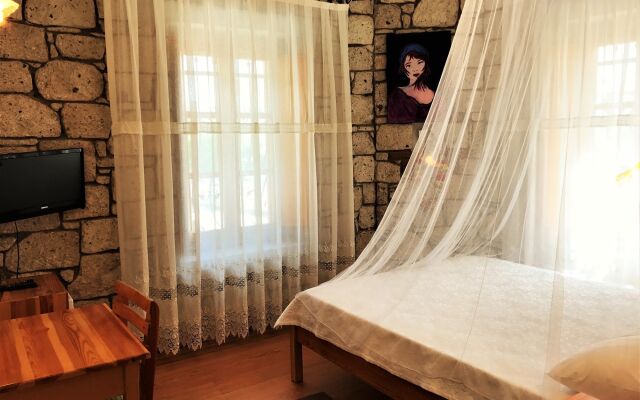 Adres Alacati Otel
