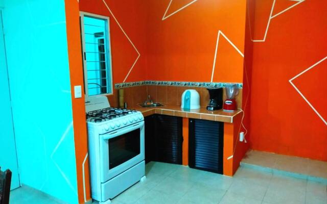 Casa Mexicana Amplia con Seguridad, Alberca y Parking