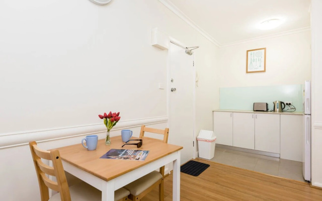 GENIE, 1BDR East Melbourne Studio