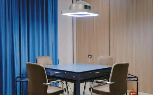 Orange Business Hotel