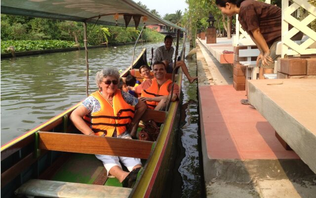 Baan Thai Damnoen Canal House Resort