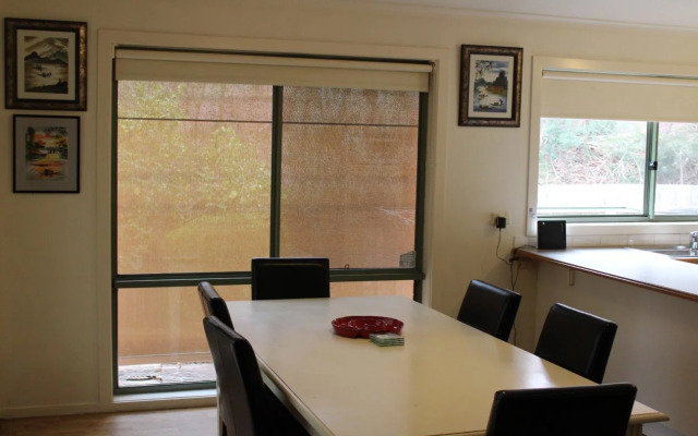 Australian Home Away Ringwood At Bardia