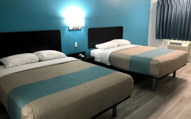 Metropolis Inn