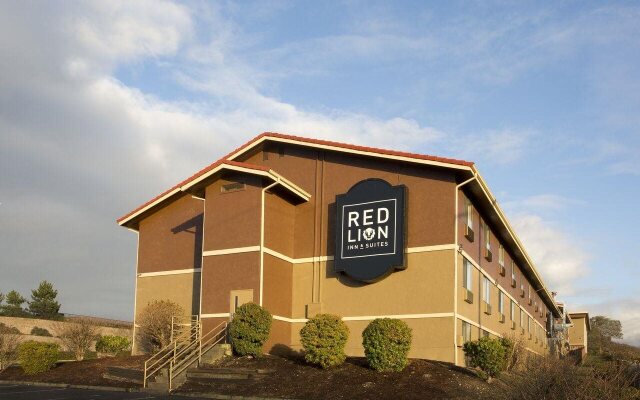 Red Lion Inn & Suites Federal Way