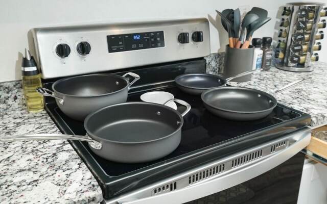 Rare Find Sleeps 13 Family Fun