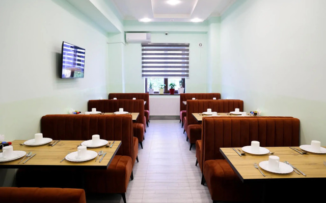 Gosty Hotel