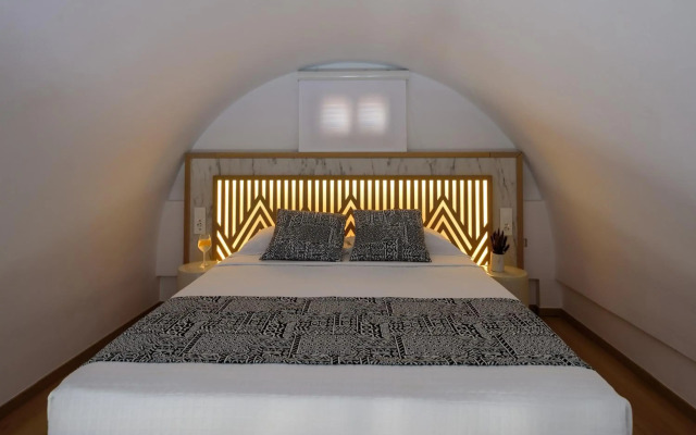 Astir Thira