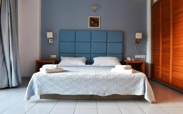 Caravel Apartment Hotel