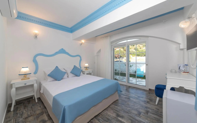Otel Mavi Beyaz Datça