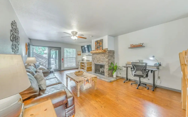 Condo Near Midtown Ruidoso w/ Furnished Deck!