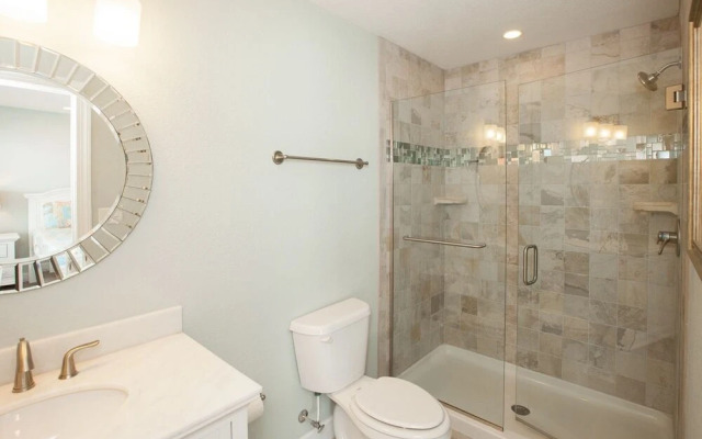 Over The Moon - 9 Br Home