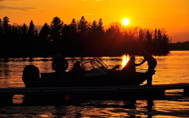 Okimot Lodge on Tomiko Lake