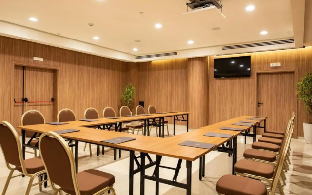Gold Tower Lifestyle Hotel