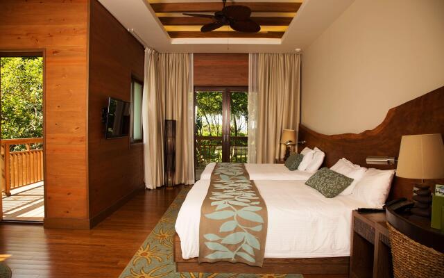 Indura Beach & Golf Resort, Curio Collection by Hilton