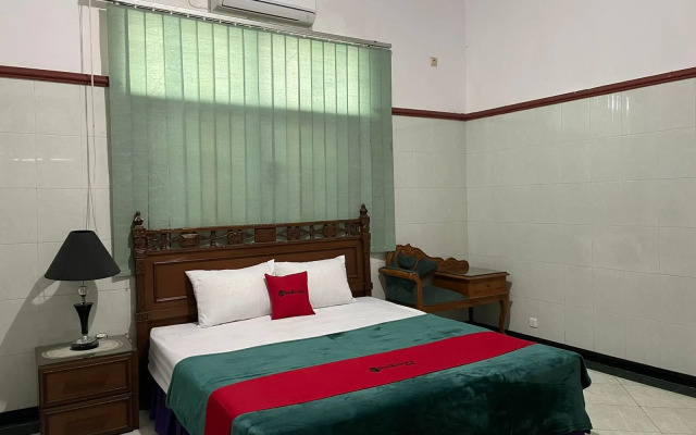 RedDoorz Syariah @ Karang Pilang