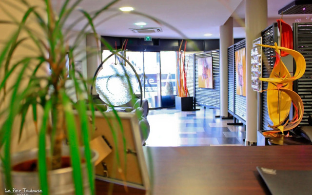 Le Pier Toulouse Hotel