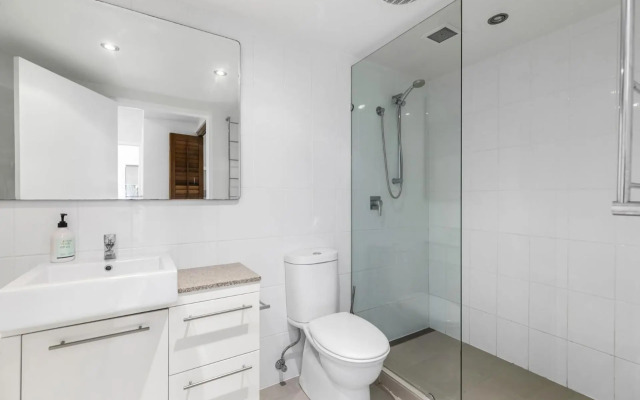 2 Nereus Easy Living in Great Location