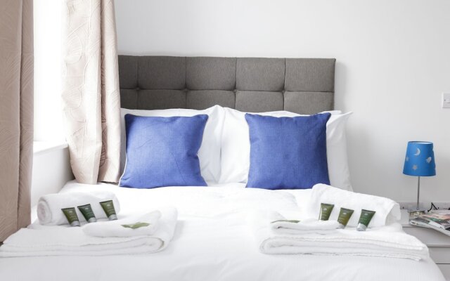 Central and Modern Studio in lively Liverpool