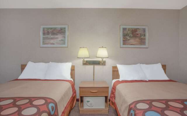 Super 8 by Wyndham Carlisle North