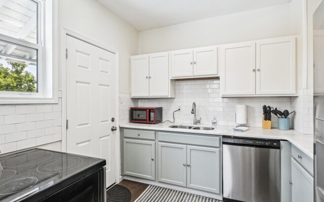 Cove Cottage - 3 Bedroom w/Private Pool. Sleeps 6. Quiet Community, Close to Fishing Marinas. 3 Home by RedAwning