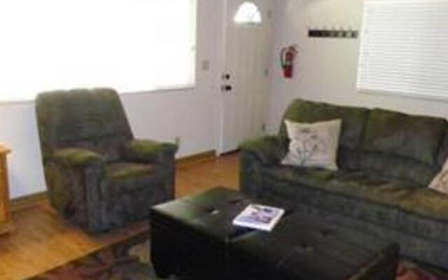 RedAwning Moonridge Mountain Retreat