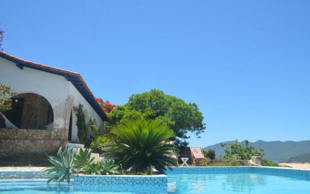 Casa Dos Arcos Bed And Breakfast